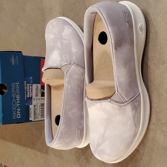 SKECHERS  Slip On Shoes Goga Mat Insoles Grey & White Tie Dye Size 7 Wide - Picture 6 of 9